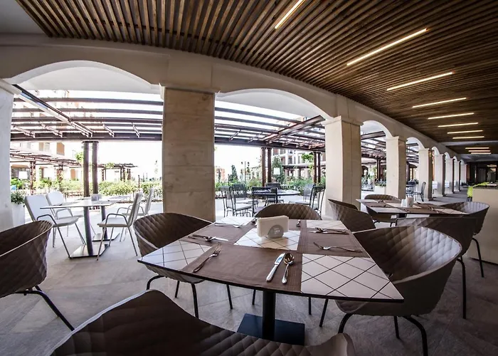 Premier Fort Beach 4*