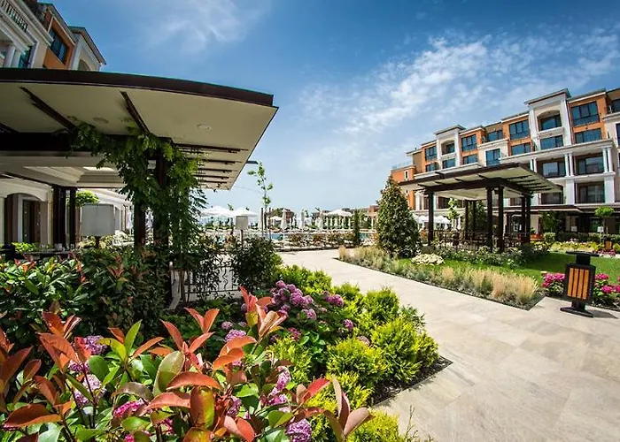 Resort Premier Fort Beach 4*