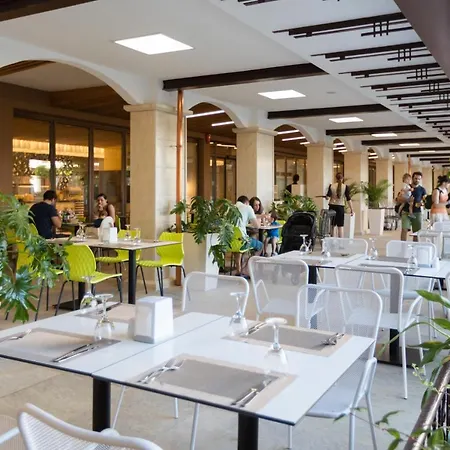 Premier Σάνι Μπιτς